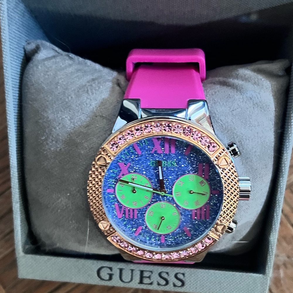 Guess W0772L4 Showstopper Watch NWT Pink Glitter Dial Rose Gold Crystal Bezel.